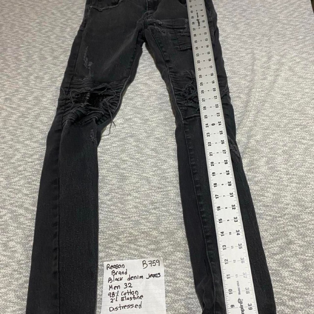 Reason Brand Black Denim Jeans Men 32 Distressed. SKU-B759